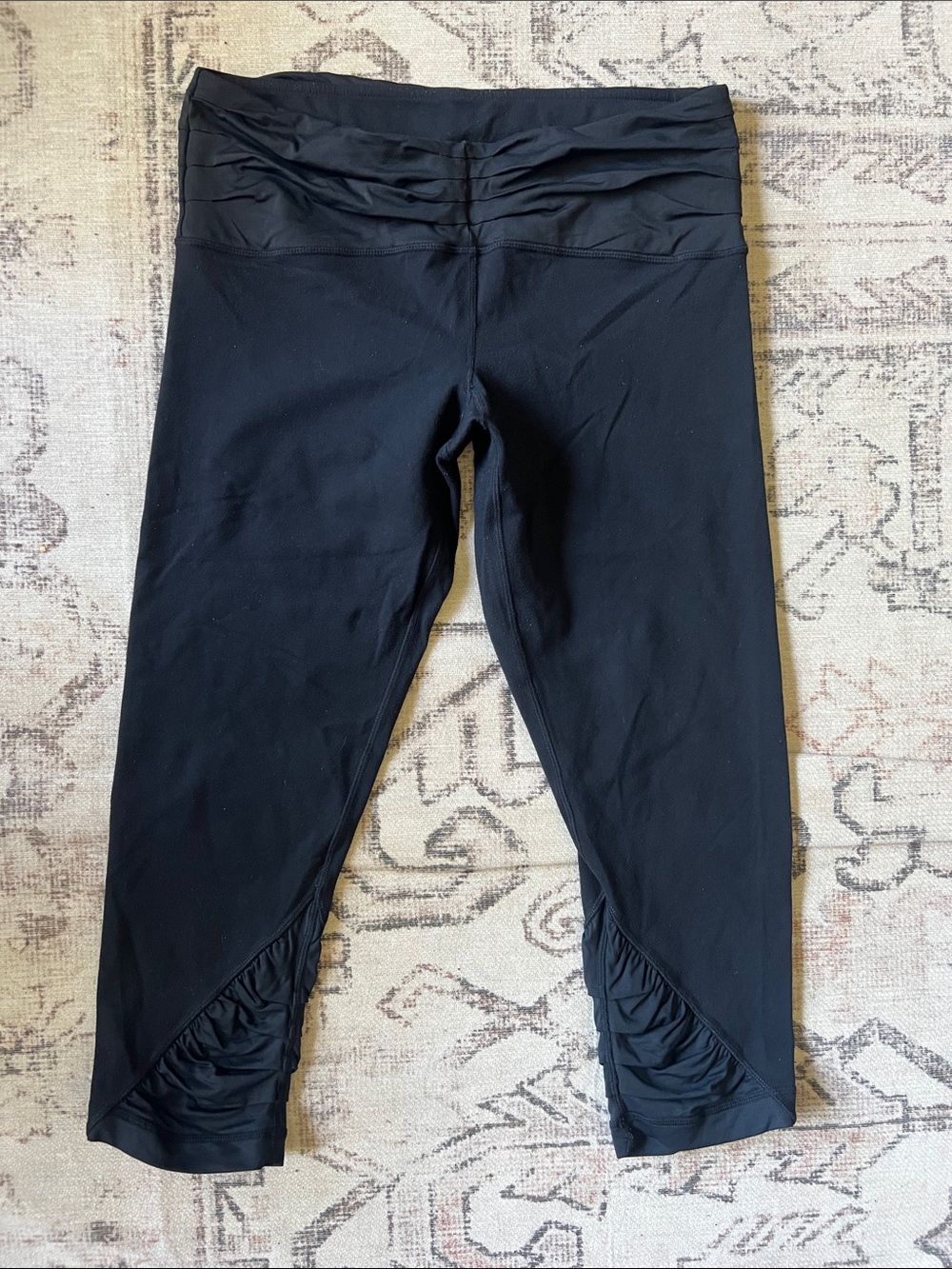 lululemon athletica Black Cropped Ruched Waist Leggings